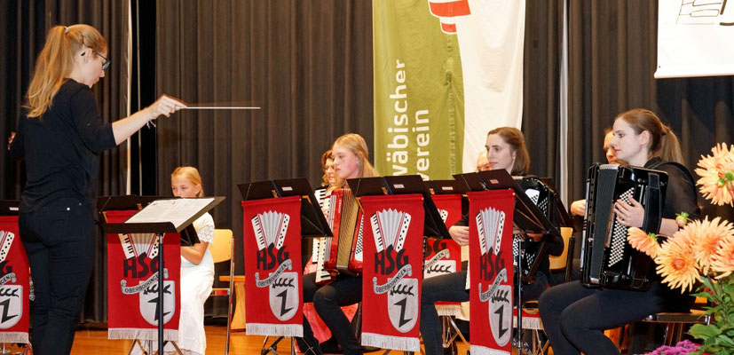 Das Schülerorchester unter der Leitung von Elke Steinhauser.