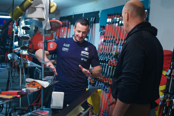 Downhill Skiers (Dokumentarfilm) | Freitag. 14. – Sonntag, 16. Nov. um 20.30 Uhr