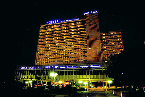 Hotel Sofitel bei Nacht