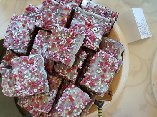 Die bunten Streusel auf dem Kuchen erfreuten vor allen Dingen die Kinder