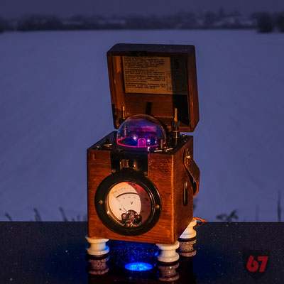 Antique Siemens & Halske Insulation meter upcycling light object - Jürgen Klöck - 2019