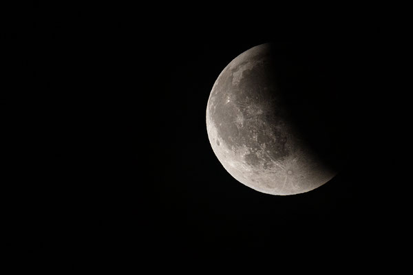 Mondfinsternis am 7. September 2025, 600mm Freihandaufnahme