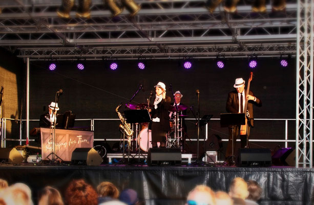 Swing for Fun beim Swing Breeze - Jazzfest am Hafen Ribnitz Damgarten