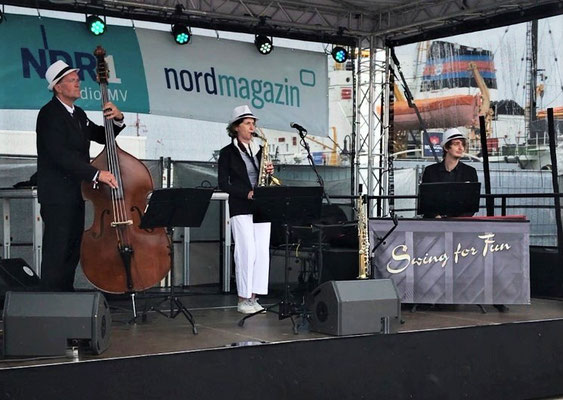 Chilliger Jazz auf der NDR-Bühne zur Hanse Sail Rostock