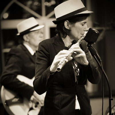 Jazzduo Swing for Fun bei der Zingster Musiknacht mit Flötistin Anne-Wiebke Willsch und Jens Rosengarten, Gitarre