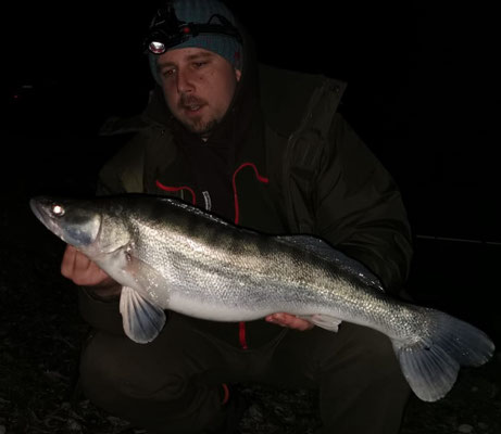 In der Nacht mit Gummifisch