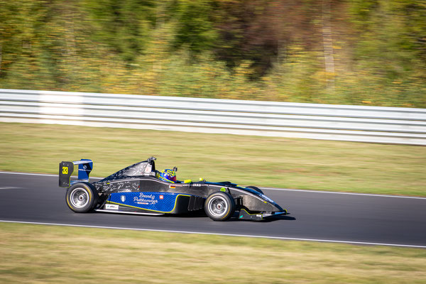 Das Brand & Puttkammer Racing Einsatzfahrzeug – der Formel ADAC im speziellen Final-Design | © PhotoBelica