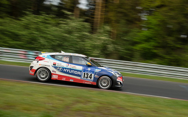 Das Einsatzfahrzeug beim 6h-Rennen am Nürburgring, VLN 7 - Hyundai Veloster von Schumann Motorsport © Bild: Hyundai Motor Deutschland GmbH