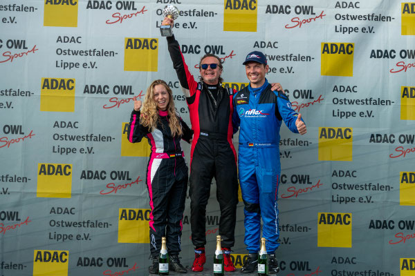 Das Fahrertrio auf dem Podium (v.l. Gina Jobes, Dirk Noack und Niklas Meisenzahl) | © Markus Toppmöller