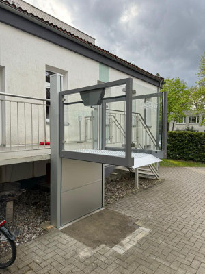 Vertikallift Rollstuhl