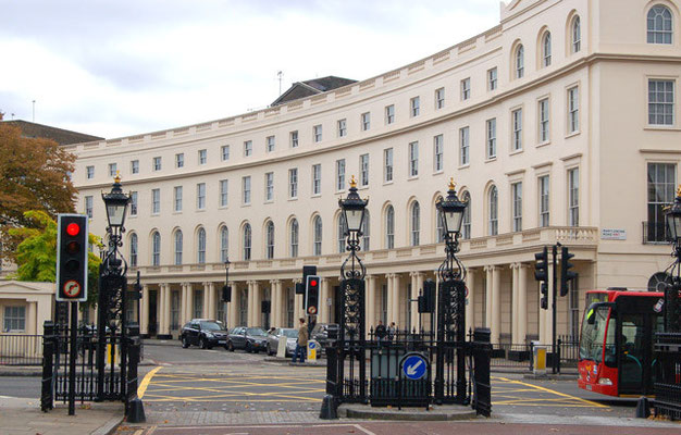 Die Reihenhausanlage "Parc Crescent" im Zentrum Londons