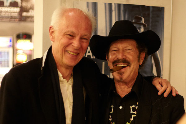 Nach der Show mit seinem deutschen Verleger Klaus Bittermann