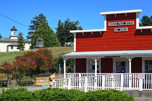 Das Schoolhouse von der Dorfmitte aus betrachtet.