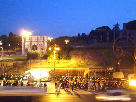 Arco di Costantino, vista panoramica uscendo da via del Cardello, Roma