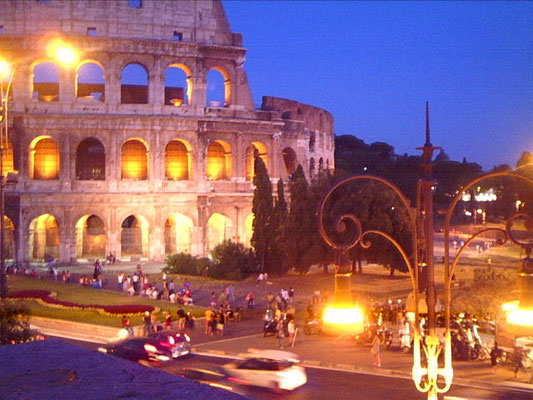 Il Colosseo, vista panoramica uscendo da via del Cardello, Roma