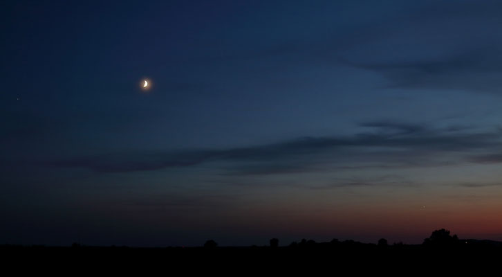 Jupiter , Mond und Venus in der Dämmerung