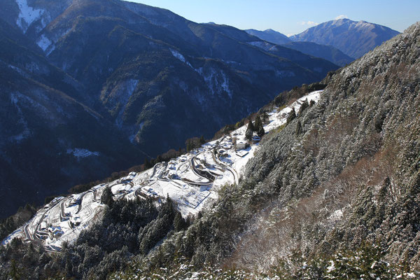 下栗の里（白銀の冬景色）