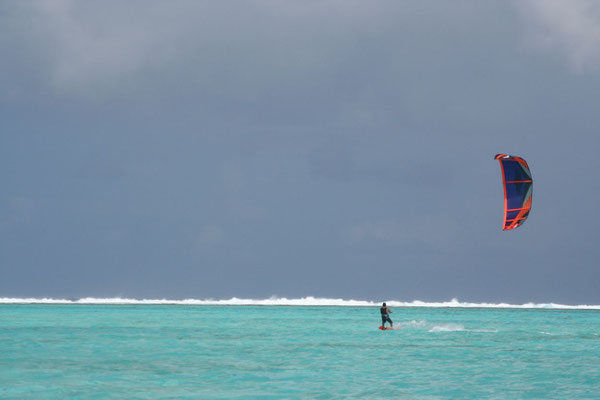 Kitesurfing the lagoon - Bora Bora