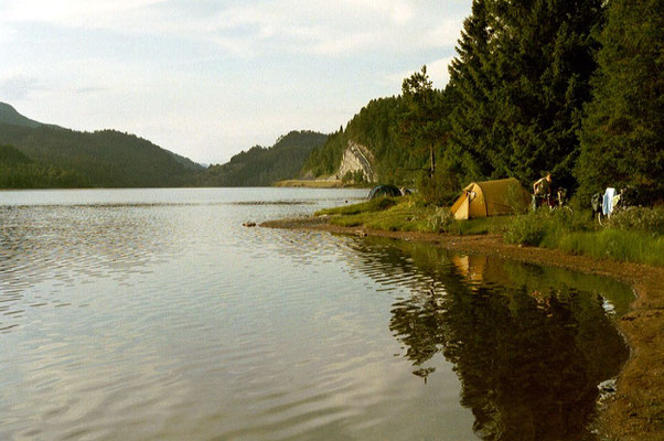 Lakeside camp - South of Förde - Western Norway