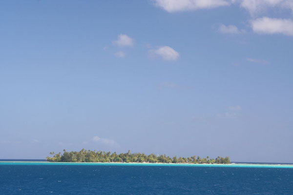 Tiny islands - Bora Bora