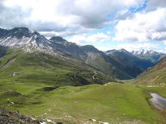 Descending Stilfserjoch (Passo dello Stelvio) 2,758 m - South Tyrol - Italy