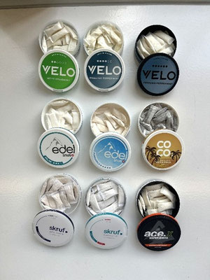 Nikotinbeutel_verschiedener_Marken_Velo_Edel_skruf_coco