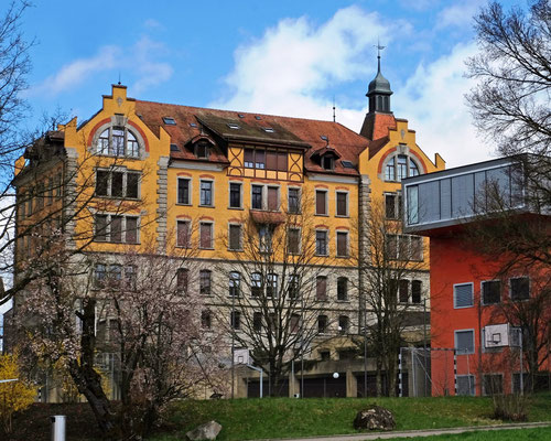 Die Fachmittelschule Baldegg hat ihren Standort am gleichen Ort wie die Kantonsschule Seetal.(Bild: zVg) 