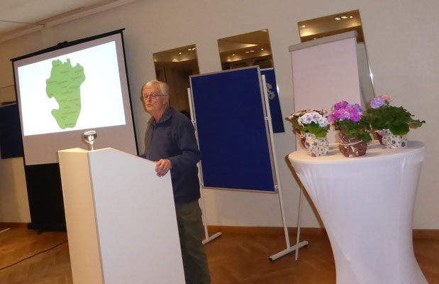 Dieter Koswig informierte  die LansFrauen über die Einrichtung "die Brücke und das dazugehörige Kunsthaus"