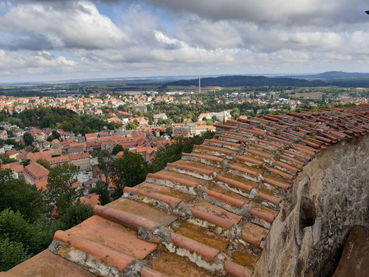 Blick von der Schlossmauer mit dem Ritterkopf über Blankenburg