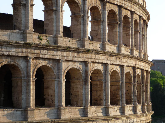 Mit der untergehenden Sonne, lassen wir bei einem Spaziergang all die Eindrücke des antiken und neueren Roms auf uns einwirken...