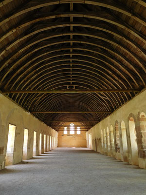 Unvorstellbar, dass in diesem Saal mit Originaldachstock bis zu 200 Mönche geschlafen haben (wohlbemerkt im Winter nur schwach beheizt).