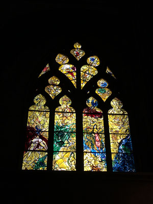 Marc Chagall's Glasmalereien sind ein Höhepunkt im Dom von Metz