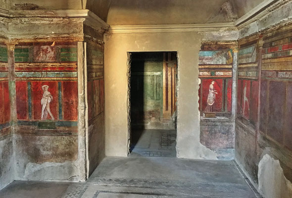 Schon beim Betreten der ersten Räume sind grandiosen Fresken mit gut erhaltenen Farben zu sehen.