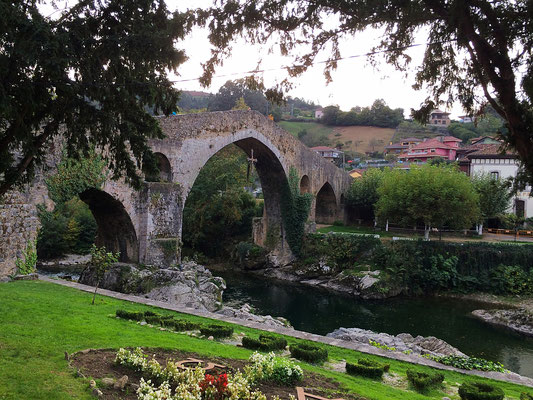 Eine echte Puente Romano in Cangas de Onis..