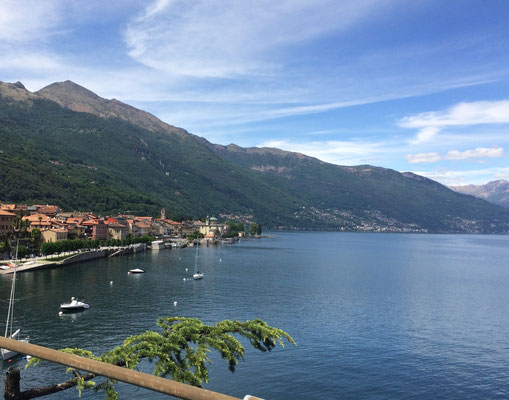 Fahrt entlang dem "Lago Maggiore" und nach 4 Monaten (resp. für das WoMo 9 Monate) Abwesenheit heisst es "Grüezi Schwiiz" resp. "Ciao Svizzera" bei Brisago.