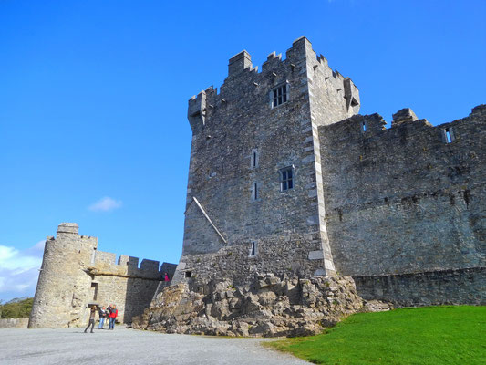 Ross Castle war in den Konföderationskriegen, gegen das protestantische England die letzte Festung Irlands, die Oliver Cromwell 1652 Widerstand bot.
