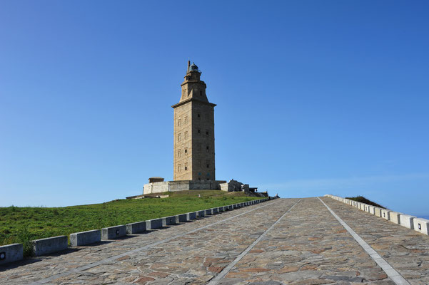 Der imposante "Herkulesturm" ist nach über 1900 Jahren immer noch ein in Betrieb stehender Leuchtturm.