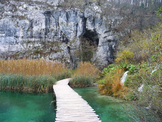 Die berühmte Zugangshöhle zum "Silbersee"...