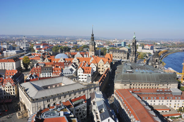 Von hier oben überblickt man alle historischen Gebäude Dresdens.