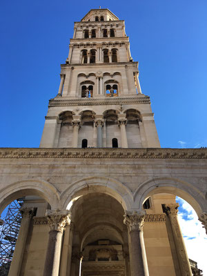 Der zur Kathedrale gehörende Glockenturm wird natürlich wie immer bestiegen.