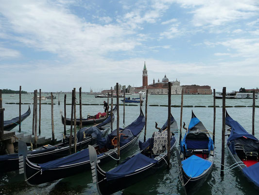 Mit Blick auf die Insel S. Giorgio Maggiore endet der erste Tag unseres Besuches in Venedig.