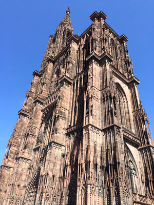 Das imposante Strasbourger Münster ist etwa gleich alt wie die Eidgenossenschaft und war über 200 Jahre das höchste Gebäude der Menschheit