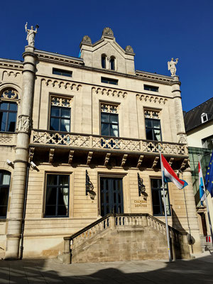 Der Sitz des Grossherzogs "Henri von Luxemburg", ist in seiner Grösse überschaubar und an die Ausmasse des Landes wohl angepasst.
