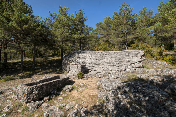 toit-citerne-la-roujarie-saint-andre-de-vezines-causse-noir-evasion-grands-causses-hebergement-en-gite-d'exception-en-aveyron-le-colombier-saint-veran-qualite-5-etoiles-credit-photo-mcg