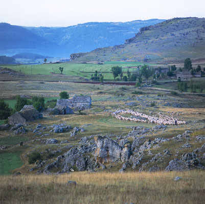parc-national-des-cevennes-causse-mejean-hebergement-en-gite-d'-exception-en-aveyron-le-colombier-saint-veran-osez-l'-experience-5-etoiles-credit-photo-mcg