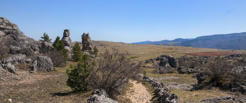 causse-mejean-chaos-rocheux-de-nimes-le-vieux-parc-national-des-cevennes-hebergement-en-gite-d'-exception-en-aveyron-le-colombier-saint-veran-osez-l'-experience-5-etoiles-credit-photo-mcg