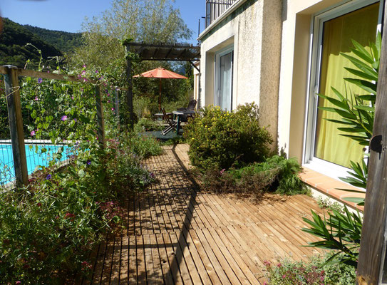Allée vers la piscine
