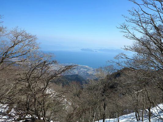 琵琶湖（沖島）を望む