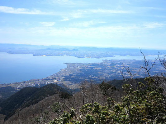 近江富士（三上山）が小さく見える