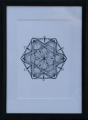 Perfect symmetry - Fineliner auf Papier, 7,4x10,5 cm, 2023, K. Kölzer - VERKAUFT